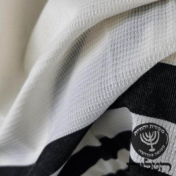 טלית צמר תשבץ קל פסים שחורים